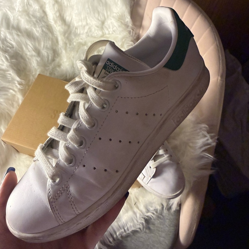 Adidas Classic White Stan Smith Sneakers with Green Detail! 💚🤍
